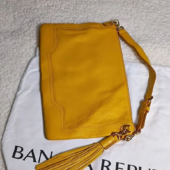 Banana Republic Mustard Leather Crossbody‎ Bag